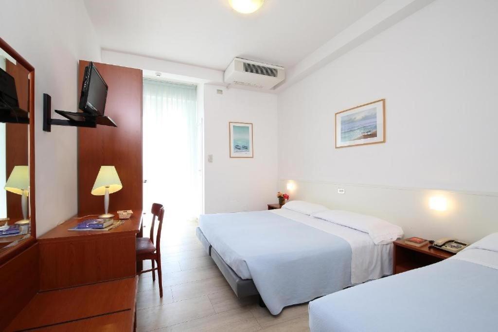 Hotel Caravel Marotta Εξωτερικό φωτογραφία