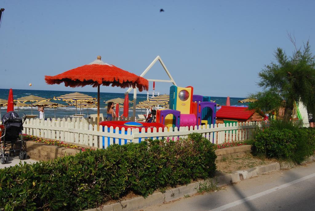 Hotel Caravel Marotta Εξωτερικό φωτογραφία